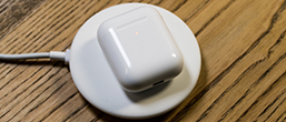 Як заряджати Apple Airpods