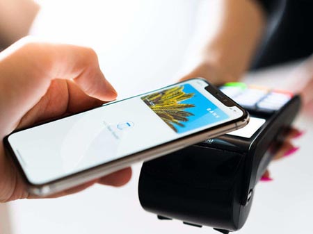 Оплата Айфоном с помощью привязки к Apple Pay