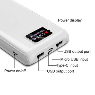 Повербанк з різними типами портів