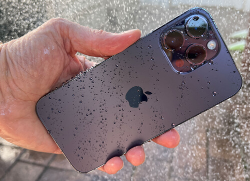 iPhone 14 Pro Max во влагозащищенном корпусе