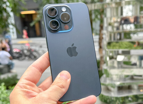 Компактний iPhone 15 Pro від Apple