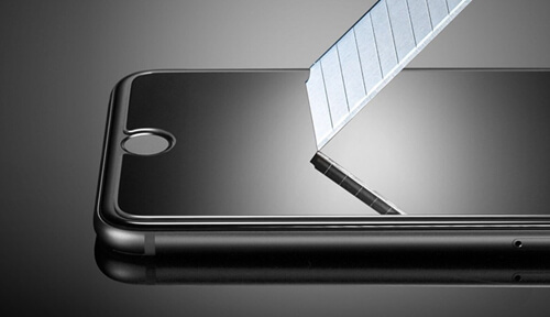 Поклейка защитных стекол на телефон без пузырей