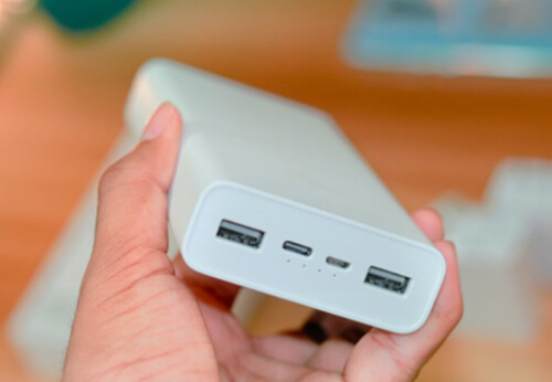 Повербанк для заряджання лептопа