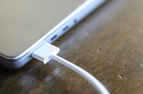 Як зарядити MacBook Pro
