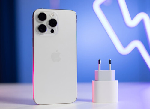 Мережевий адаптер для Айфона 15 Про