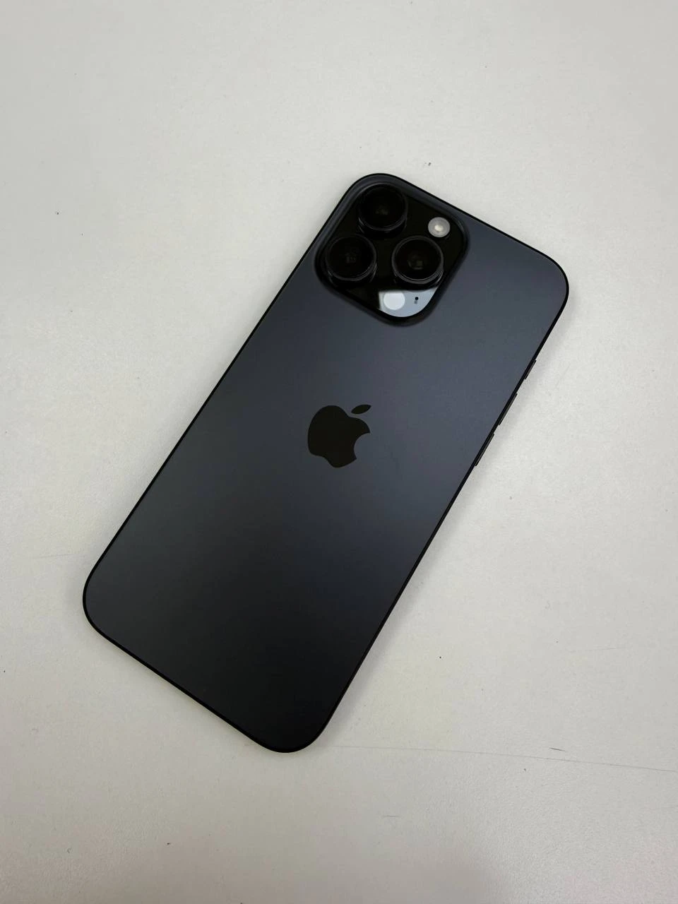 Б/У Apple iPhone 16 Pro Max 256GB Black Titanium (Как новый)