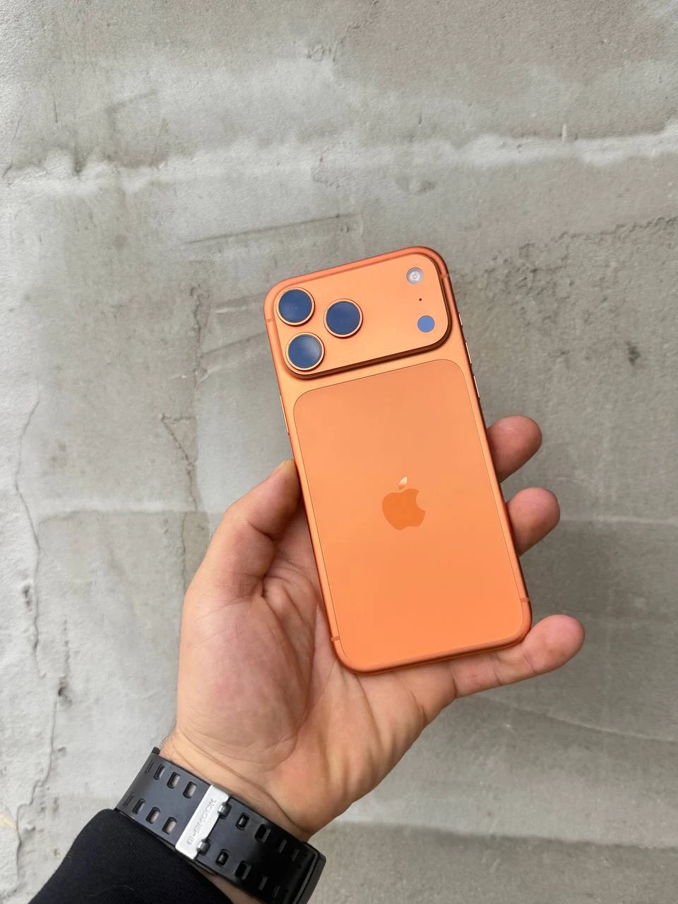 Б/У Apple iPhone 17 Pro Max 256GB eSIM Cosmic Orange (Как новый) (MFXH4)