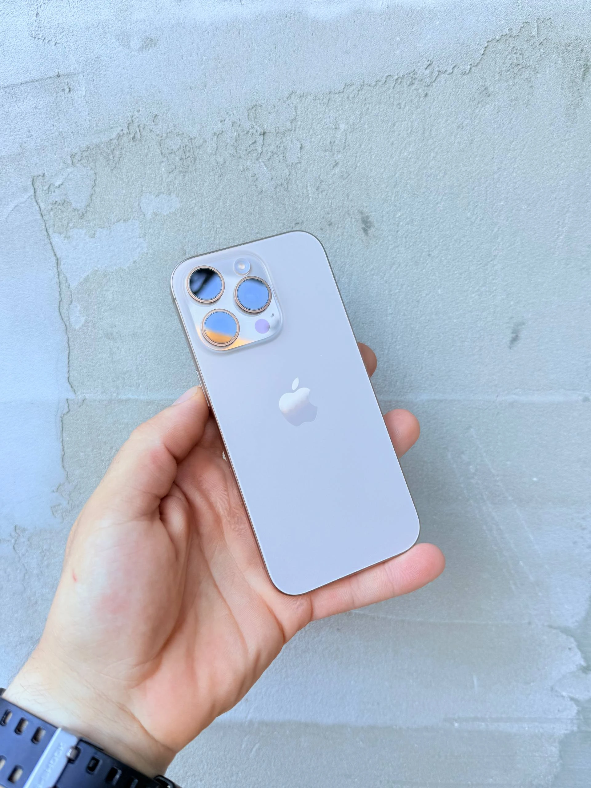 Б/У Apple iPhone 16 Pro 128GB Desert Titanium (Как новый) (MYNF3)