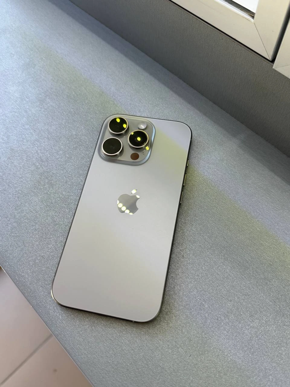 Б/У Apple iPhone 16 Pro 128GB Natural Titanium (Как новый) (MYNG3)