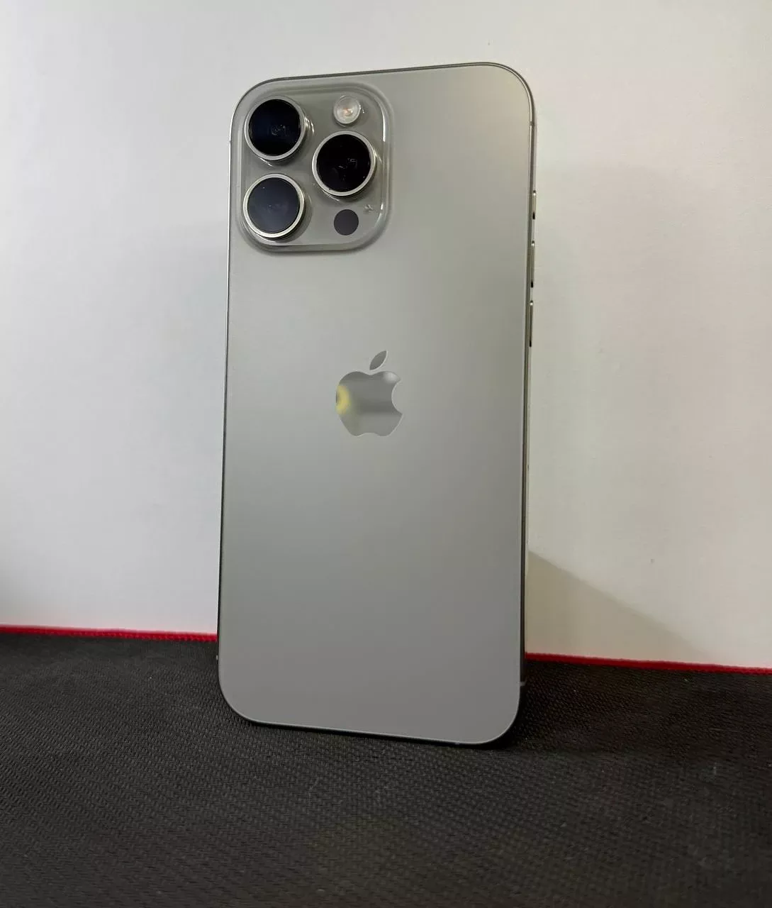 Б/В Apple iPhone 16 Pro Max 256GB Natural Titanium (Хороший стан)