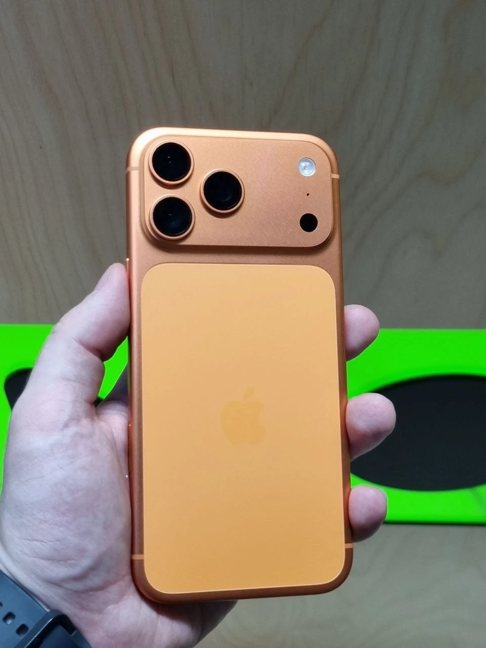 Б/У Apple iPhone 17 Pro Max 256GB Cosmic Orange (Как новый) 