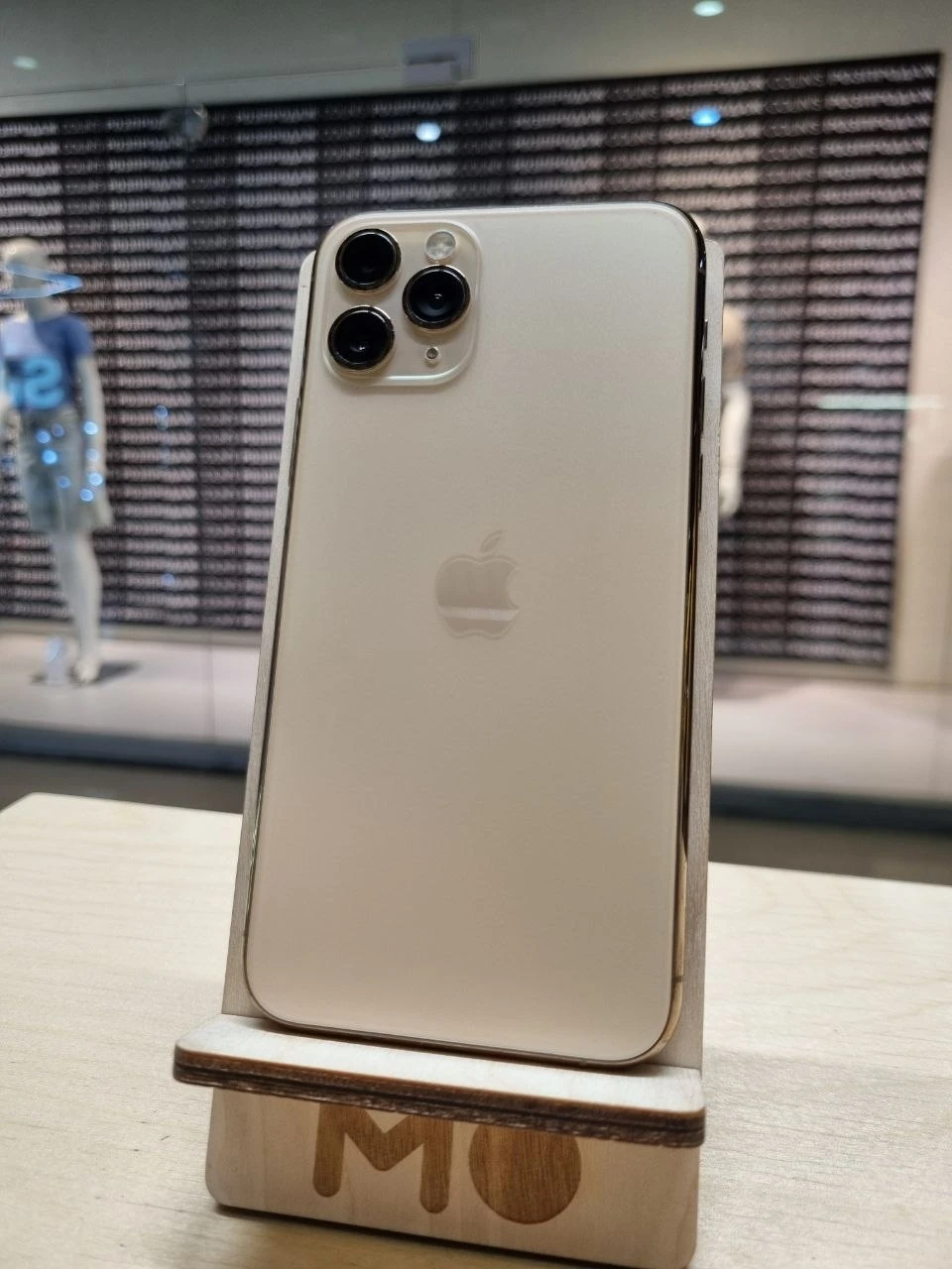 Б/У Apple iPhone 11 Pro 64GB Gold (Хорошее состояние) (MWC52)