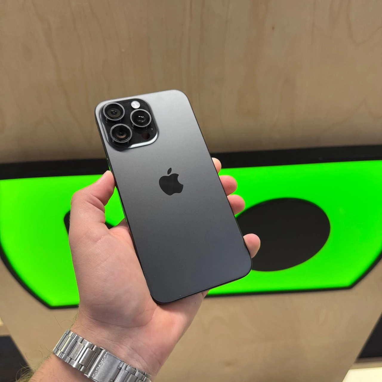 Б/У Apple iPhone 15 Pro Max 256GB eSIM Black Titanium (Хорошее состояние)
