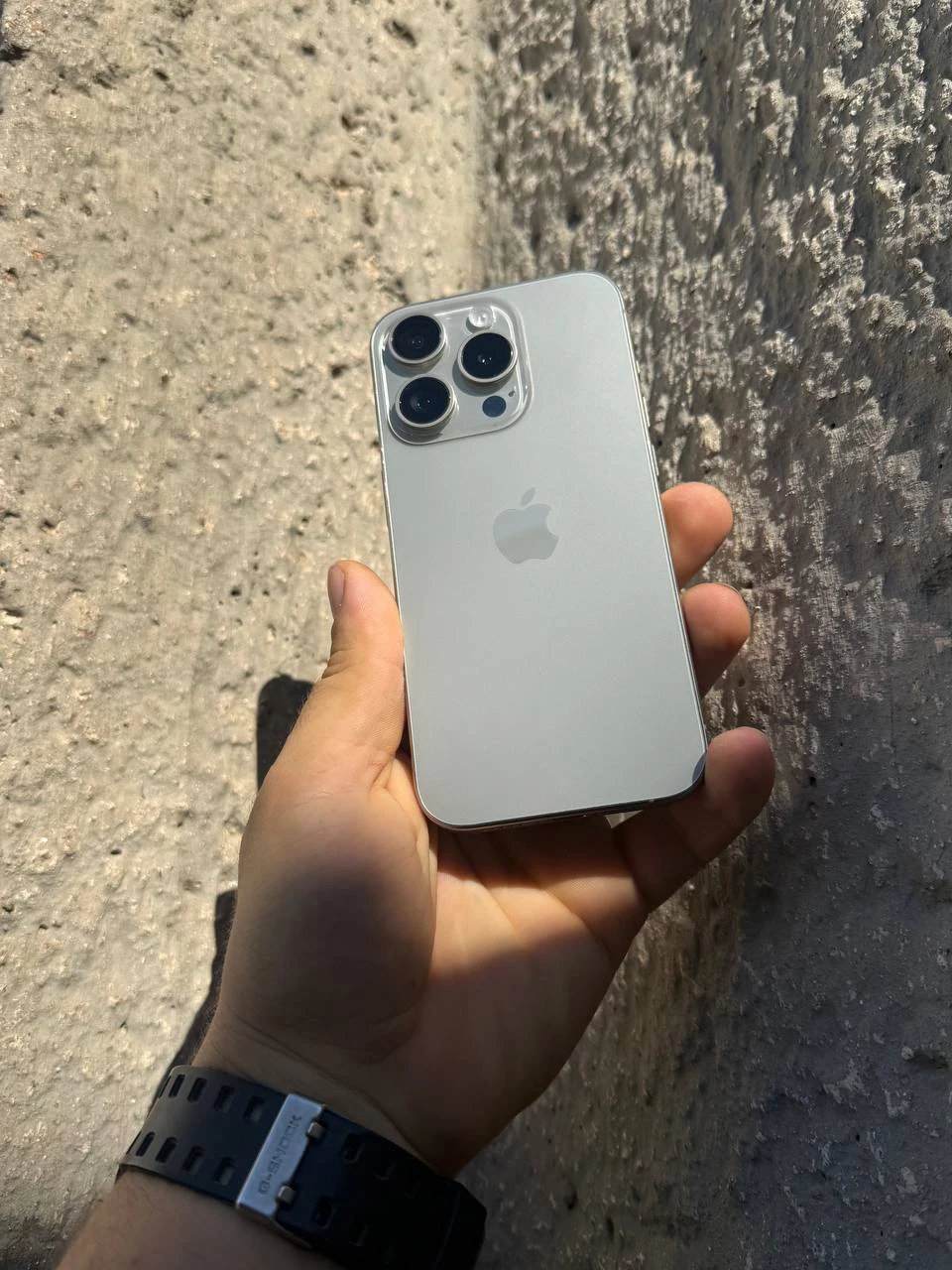 Б/У Apple iPhone 15 Pro 1TB eSIM Natural Titanium (Хорошее состояние)