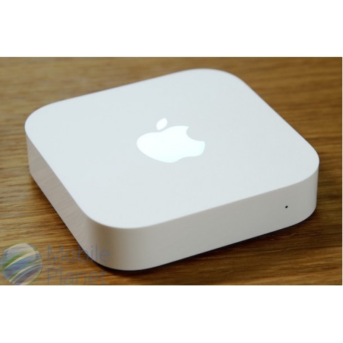 Роутер Apple Airport Express (MC414) Дополнительные характеристики Роутер AirPort Express MC414 позволяет устройствам с Wi-Fi подключатся к сети на двух частотных диапазонах 2.4Ггц и 5Ггц. Это означает, что любое устройство может быть подключено на оптимальной для максимальной производительности частоте. AirPlay может транслировать музыку с библиотеки iTunes или iOS устройств на любую стереосистему, которая подключена к линейному выходу нового AirPort Express MC414.