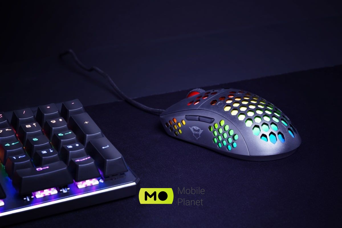 Trust GXT 960 Graphin Ultra-lightweight RGB Black (23758) (UA) Тип маніпулятора: миша;