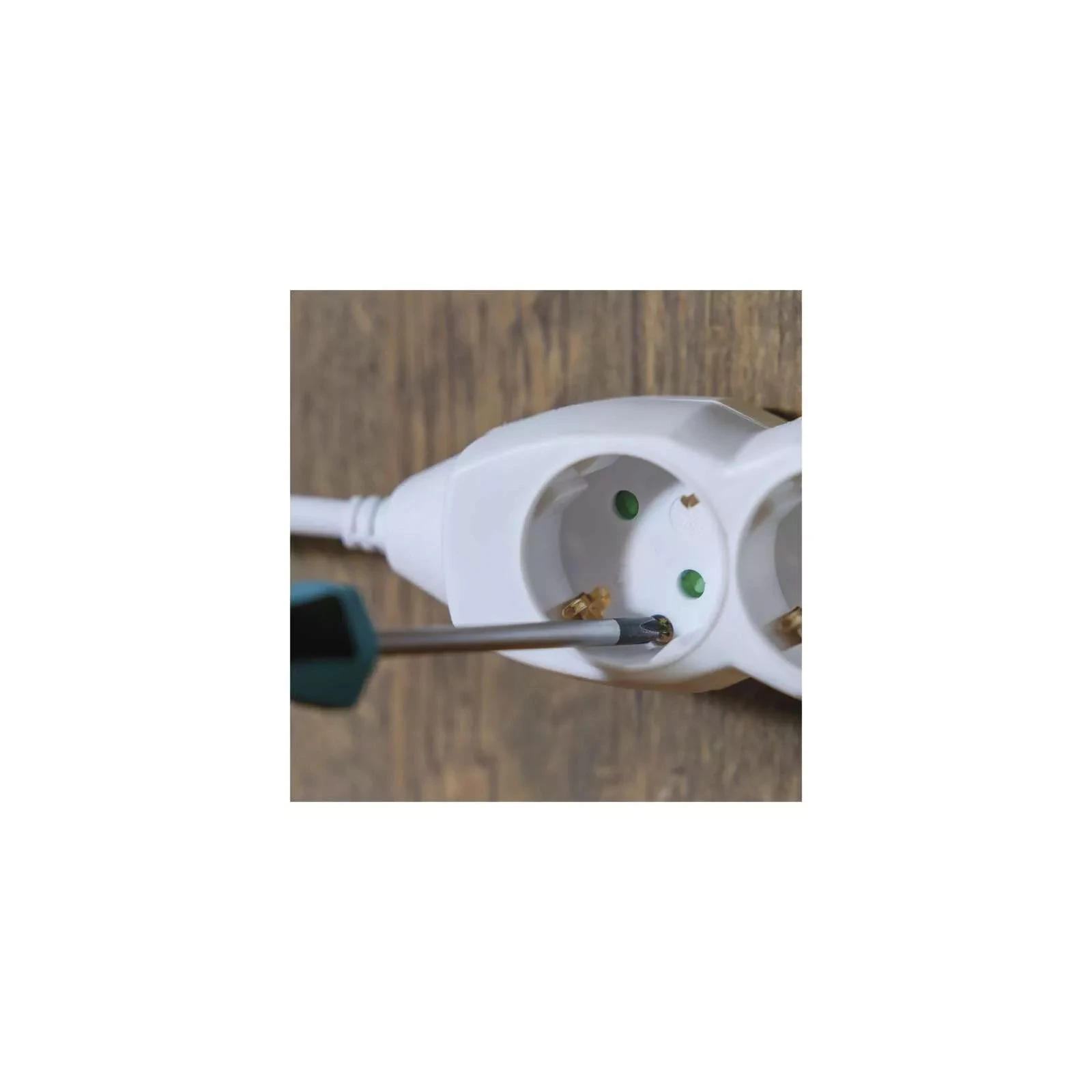 EMOS P0321R (UA) Сумарна потужність підключеного навантаження  3680 Вт