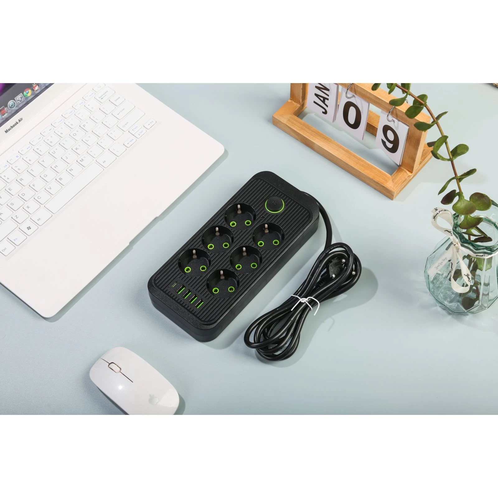 XoKo XК-SP6-4-1-BK (UA) Кількість розеток 6 шт, 4 USB, 2 USB Type-C