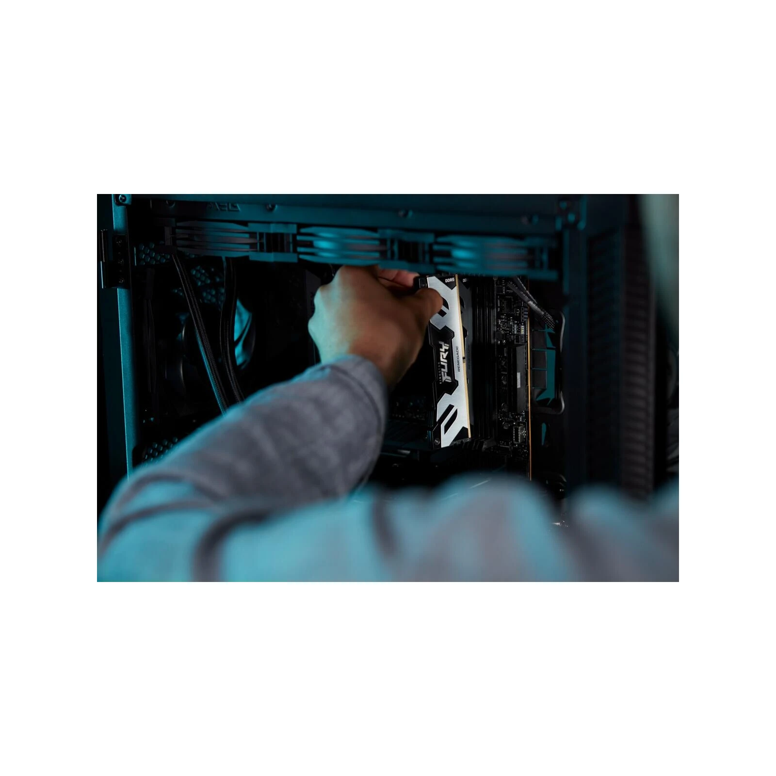 DDR5 48GB 6400 MHz Renegade Silver XMP Kingston Fury (ex.HyperX) (KF564C32RS-48) (UA) Частота памяти 6400 МГц