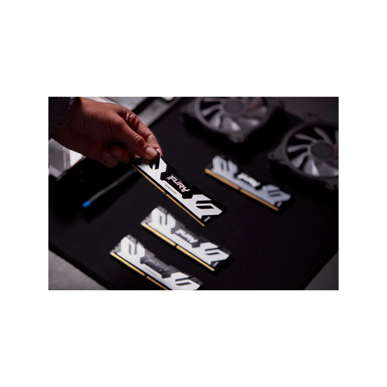 DDR5 48GB 6400 MHz Renegade Silver XMP Kingston Fury (ex.HyperX) (KF564C32RS-48) (UA) Количество модулей в наборе 1