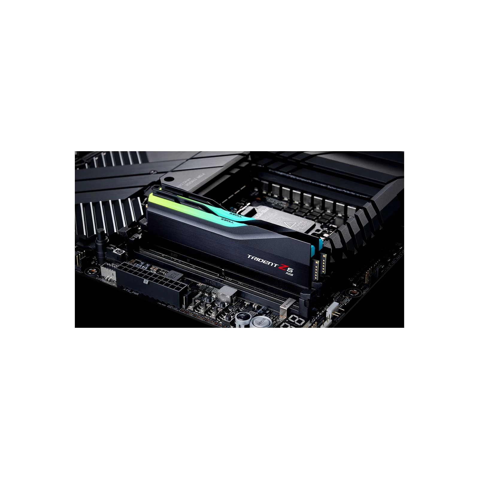 DDR5 32GB (2x16GB) 7200 MHz Trident Z5 RGB G.Skill (F5-7200J3445G16GX2-TZ5RK) (UA) Частота памяти 7200 МГц
