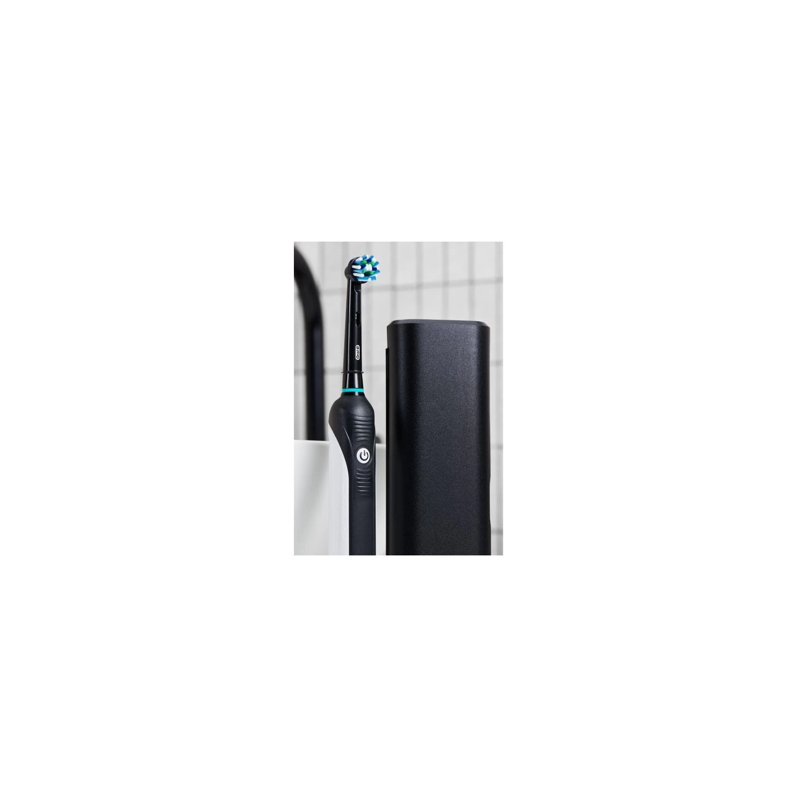 Електрична зубна щітка Oral-B Pro 750 D16.513.1UX 3756 Black Edition (4210201218463) (UA) Кількість режимів роботи 1