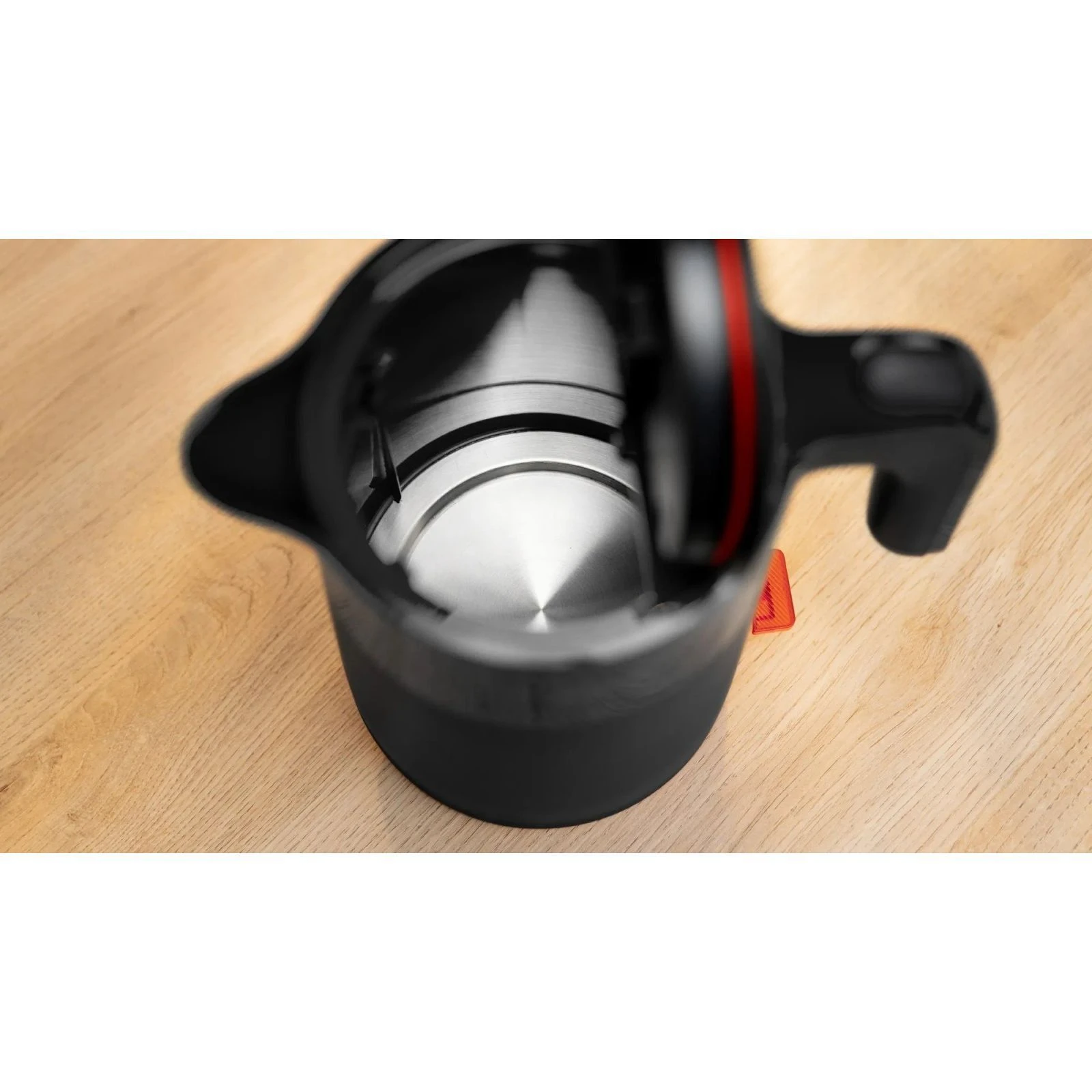 Bosch TWK2M163 (UA) Тип: звичайний; Об'єм: 1.7 л;