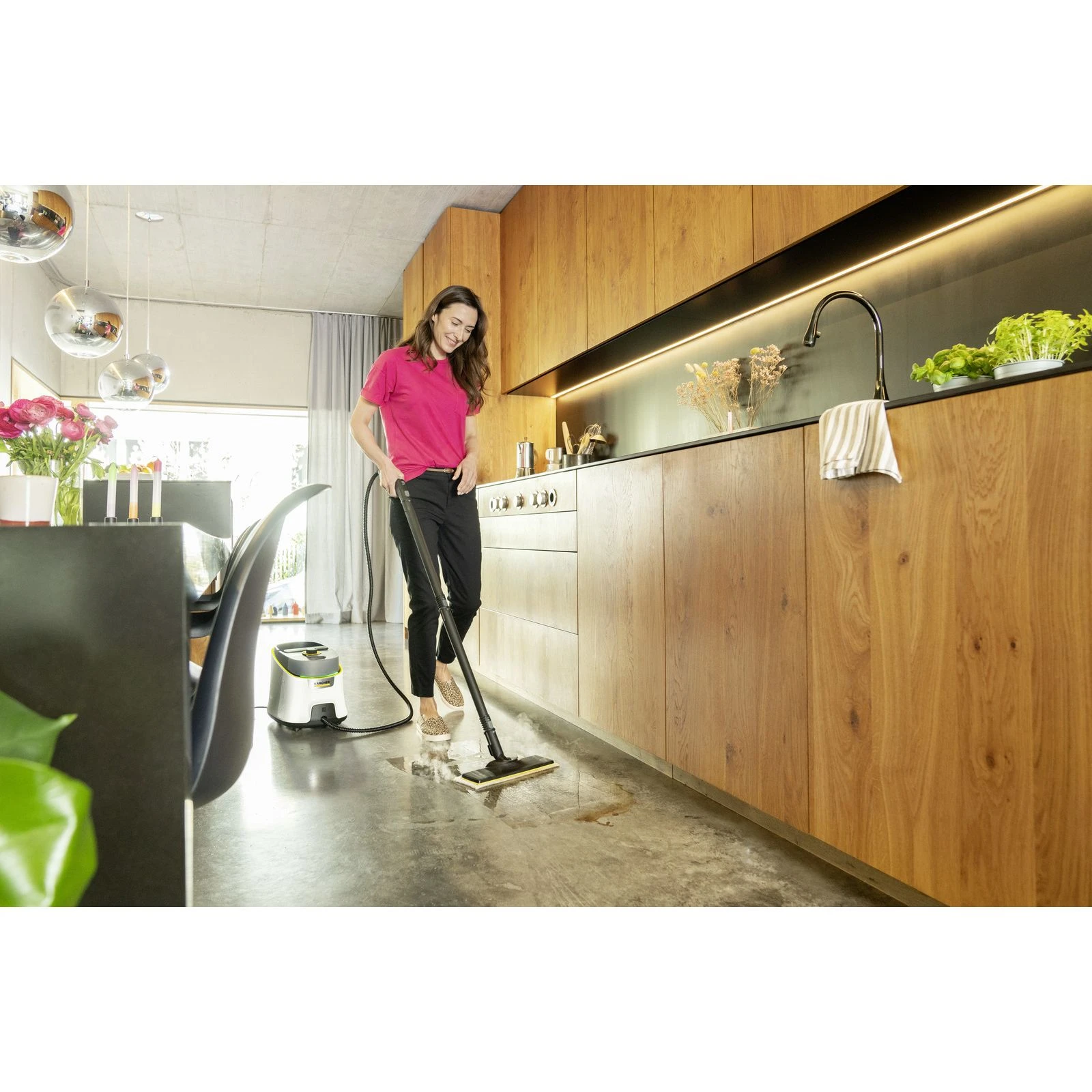 Karcher SC 4 Deluxe (1.513-460.0) (UA) Насадки и щетки обтяжка из микроволокна, насадка для чистки коврового покрытия, щелевая, ручная, точечное сопло, круглая щетка