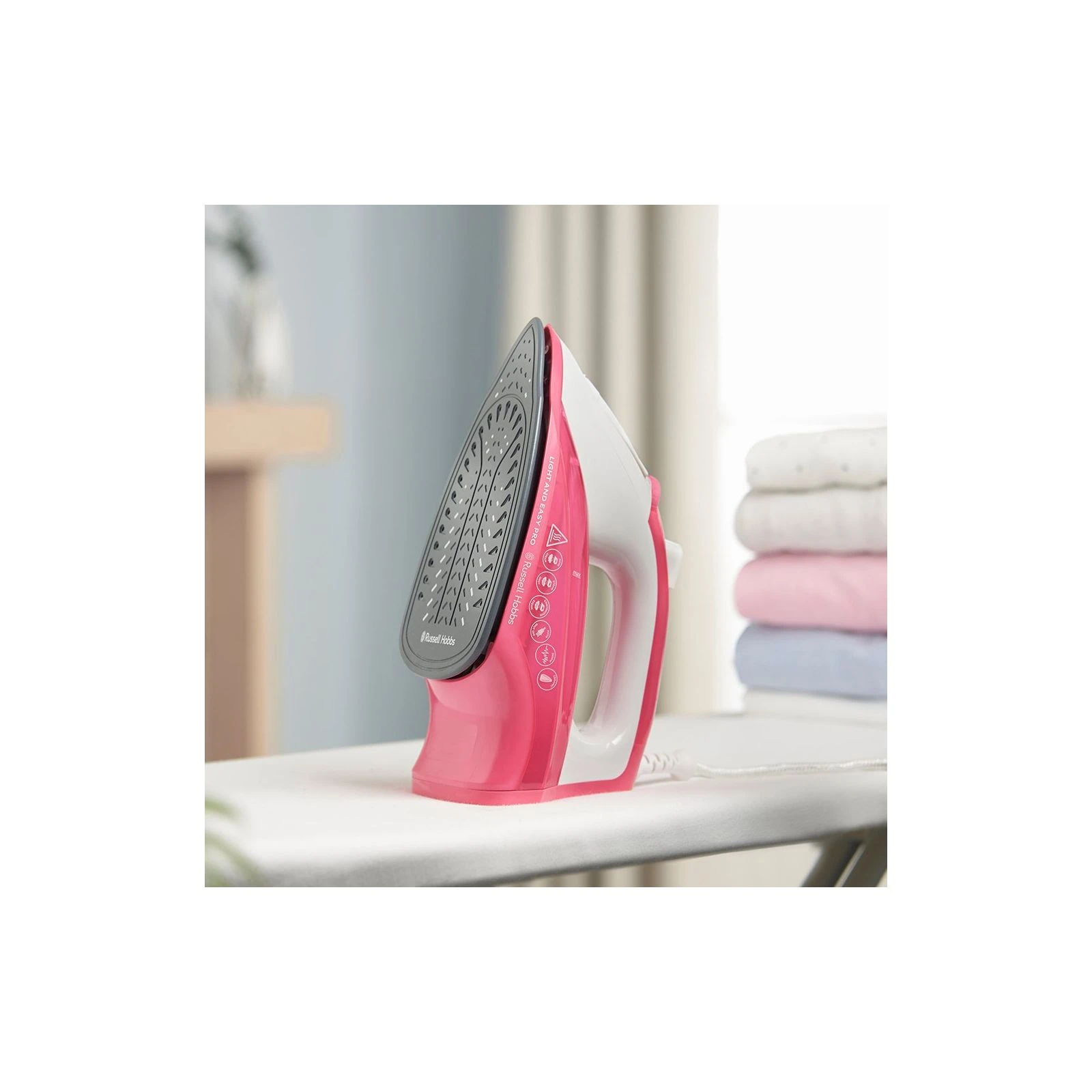 Утюг Russell Hobbs 26461-56 (UA) Тип утюга: утюг с подачей пара;