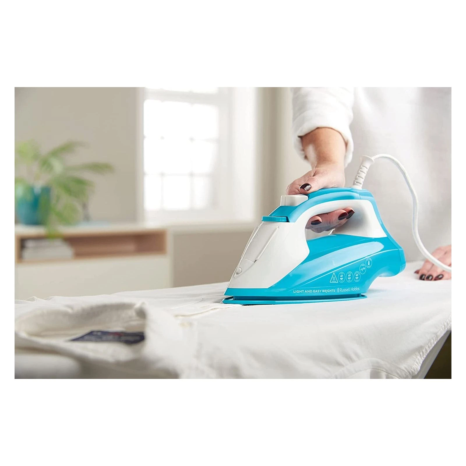 Праска Russell Hobbs 26482-56 (UA) Подача пари  35 г/хв 