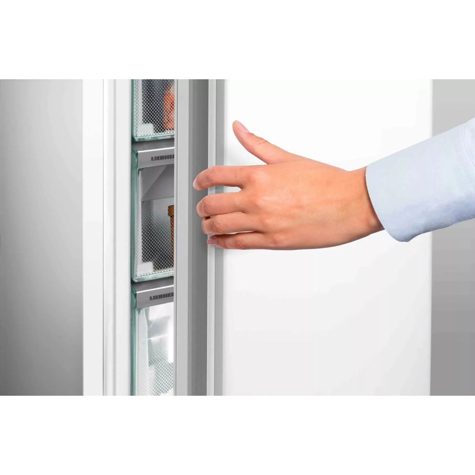 Liebherr CND5703 (UA) Система розморожування без морозу  холодильник +морозильні камери 