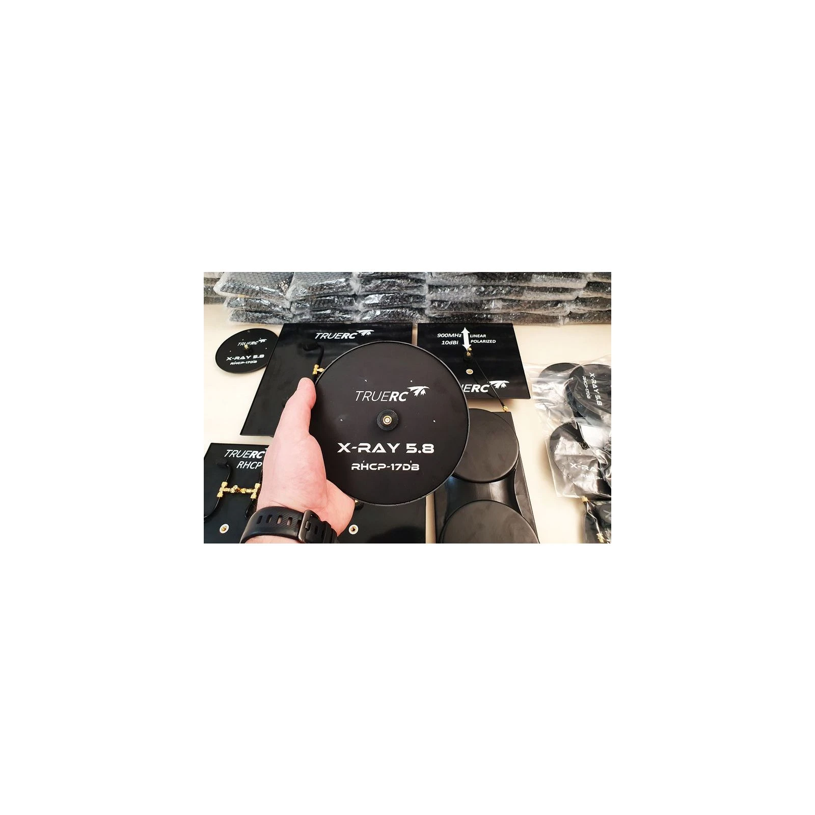 Антена для дрона TrueRC X-Ray 5.0GHz RHCP (0608597255843) (UA) Частота  4,9 ГГц ~ 5,9 ГГц <==> Поляризація 