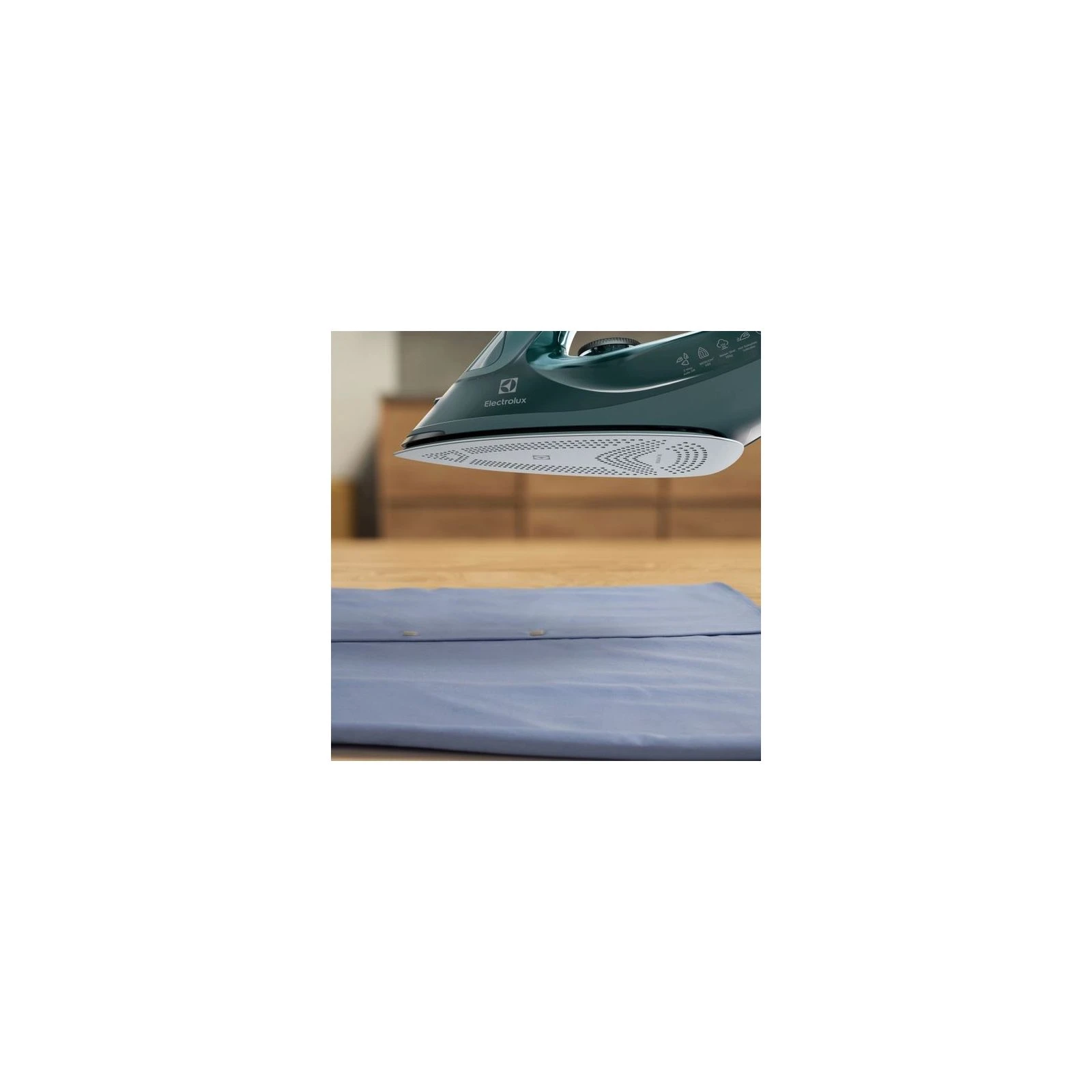 Electrolux E6SI1-6PG Тип праски: праска з подачею