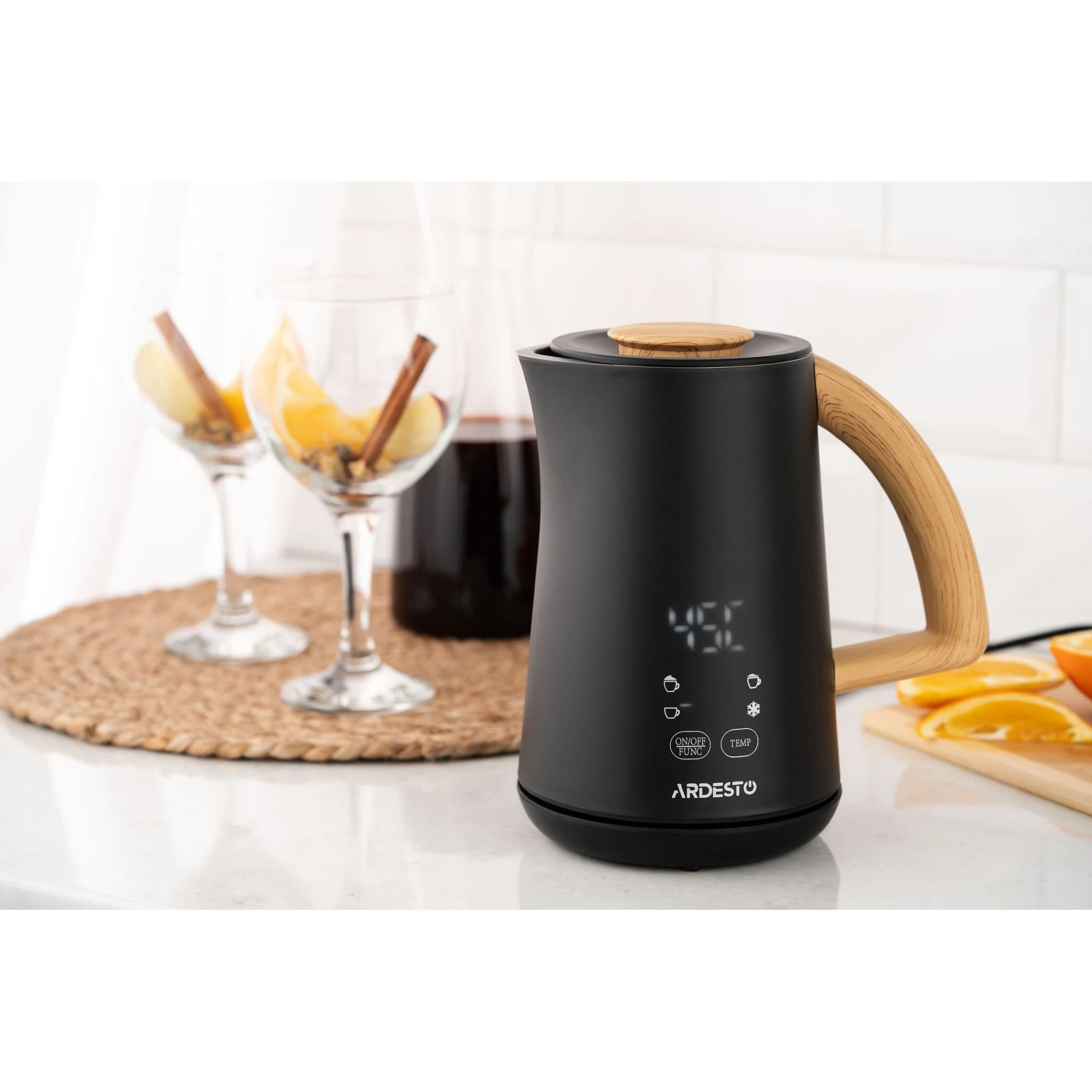 Ardesto MBC-Y500B (UA) Дополнительно звуковой сигнал окончания работы ,  вращение на подставке на 360° ,  простое управление с помощью всего двух сенсорных кнопок ,  светодиодный дисплей ,  светодиодный индикатор ,  система автоматического отключения ,  отображение температуры молока во время работы