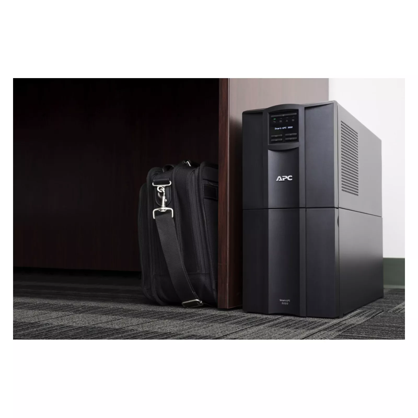 APC Smart-UPS 3000VA LCD SmartConnect (SMT3000IC) (UA) Назначение для сетевого оборудования, для домашних ПК, для рабочих станций