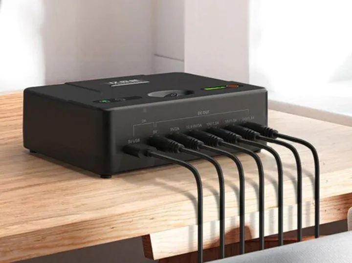 Yisenneng 31200 мАч/112.32Wh 24V/19V/15V/12V/9V/5V Тип: Джерело безперебійного