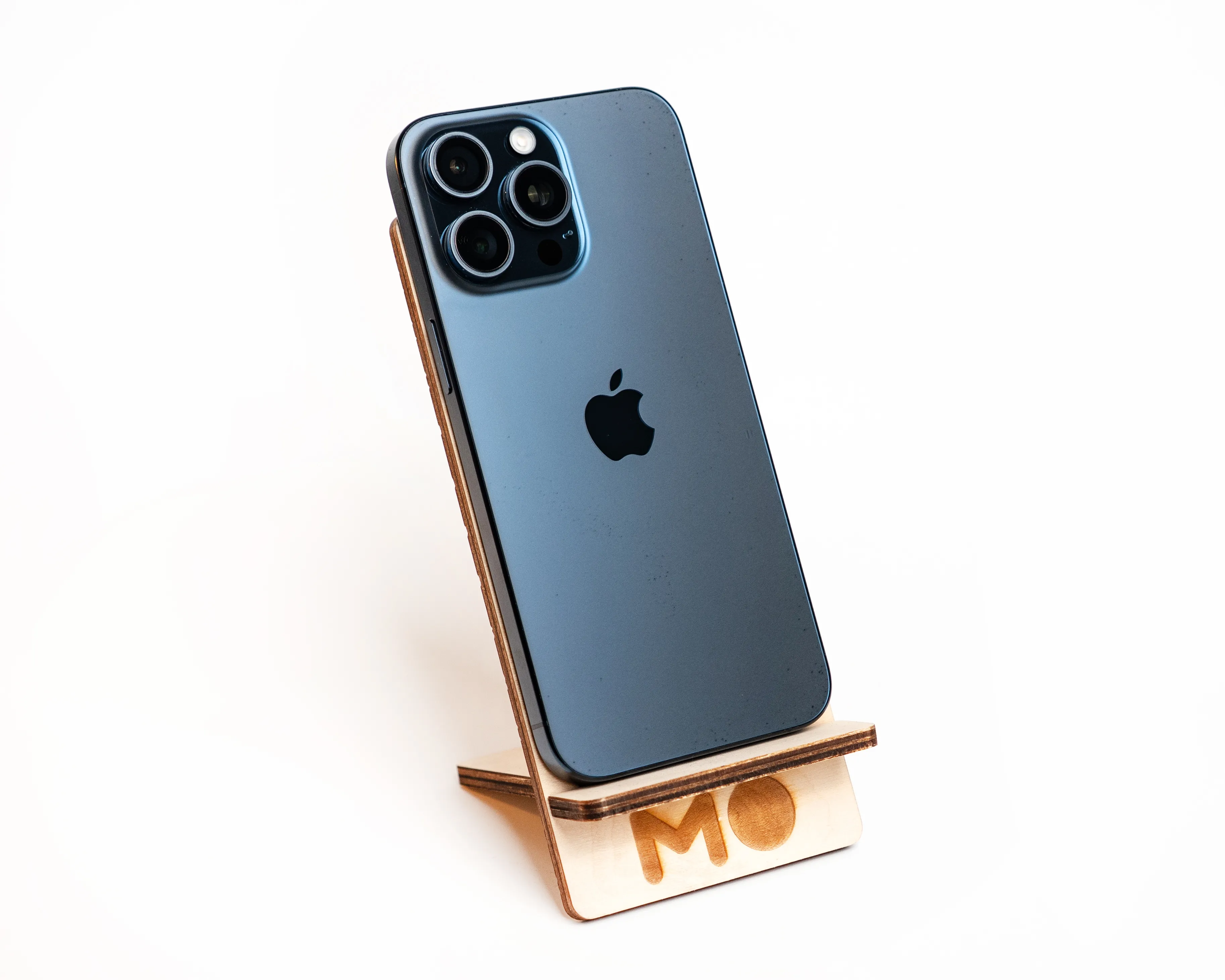 Вживаний Apple iPhone 15 Pro Max 256GB Blue Titanium Екран: 6,7 / Вбудована памʼять: 256