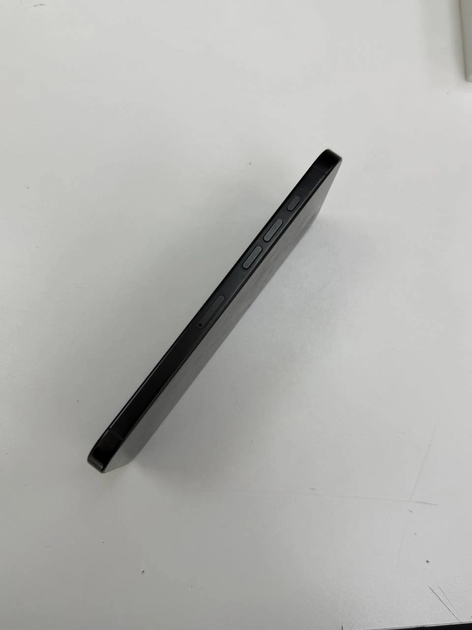 Б/В Apple iPhone 16 Pro Max 256GB Black Titanium (Як новий) Акумулятор 92%. Без комплекту.