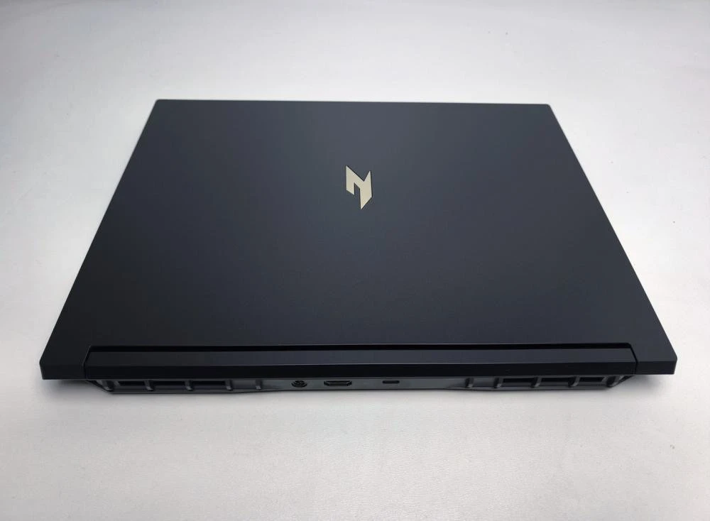 Acer Nitro V 16 AI ANV16-42-R309 (NH.U2NAA.001)