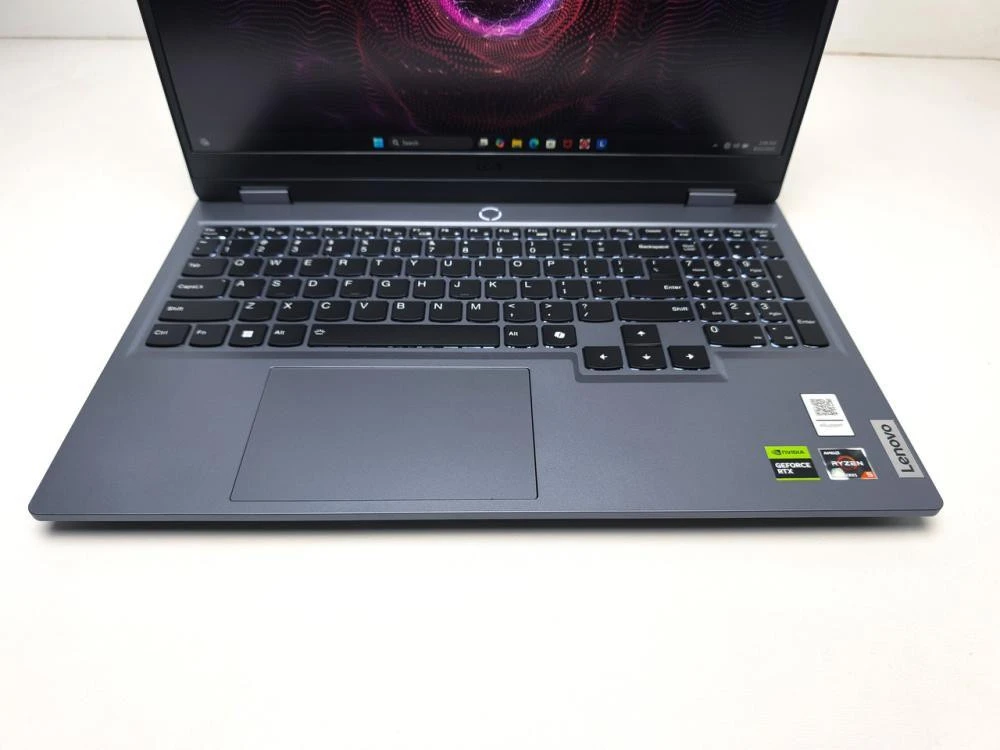 Lenovo LOQ 15ARP9 (83JC00GKUS) Бренд: Lenovo; Конструкция:
