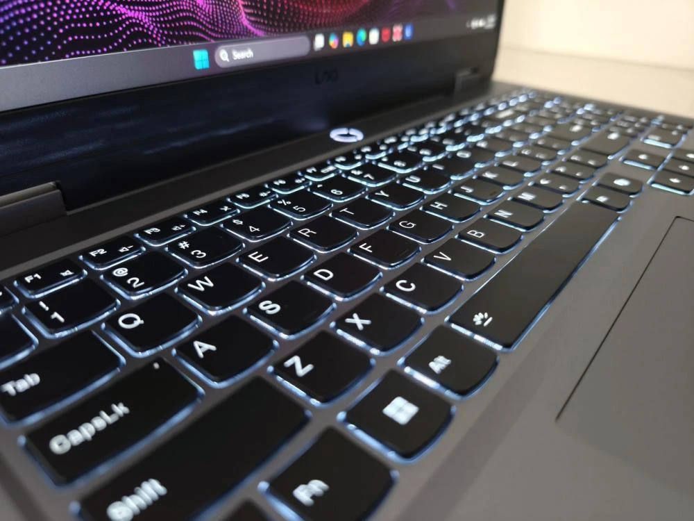 Lenovo LOQ 15ARP9 (83JC00GKUS)