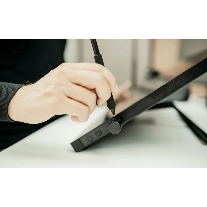 Wacom Cintiq 24 (2025) (DTK246K0B) (UA) ; Перо: Wacom Pro Pen 3;