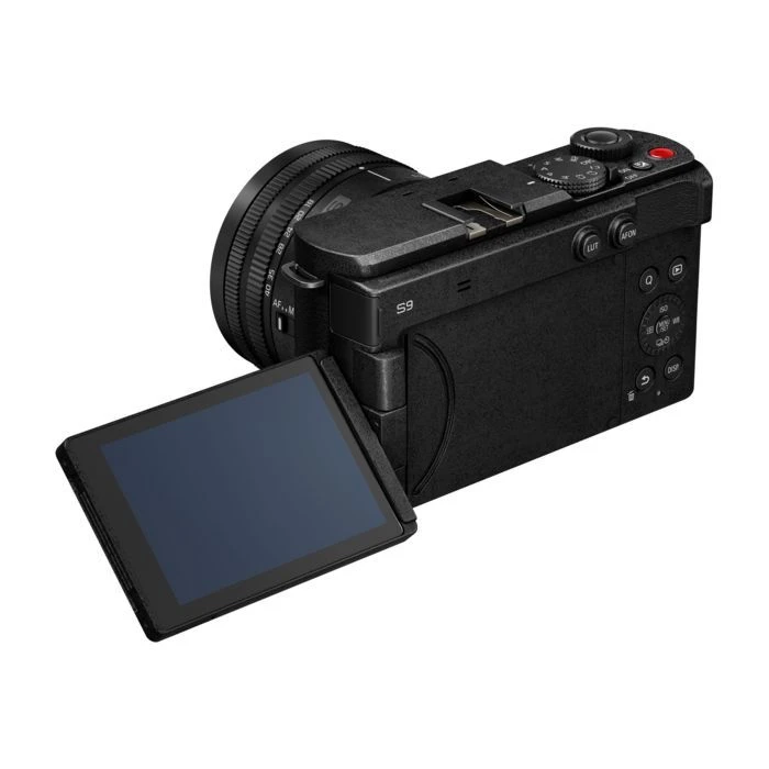 Panasonic Lumix DC-S9 Kit 18-40mm f/4.5-6.3 Jet Black (DC-S9NE-K) (UA)