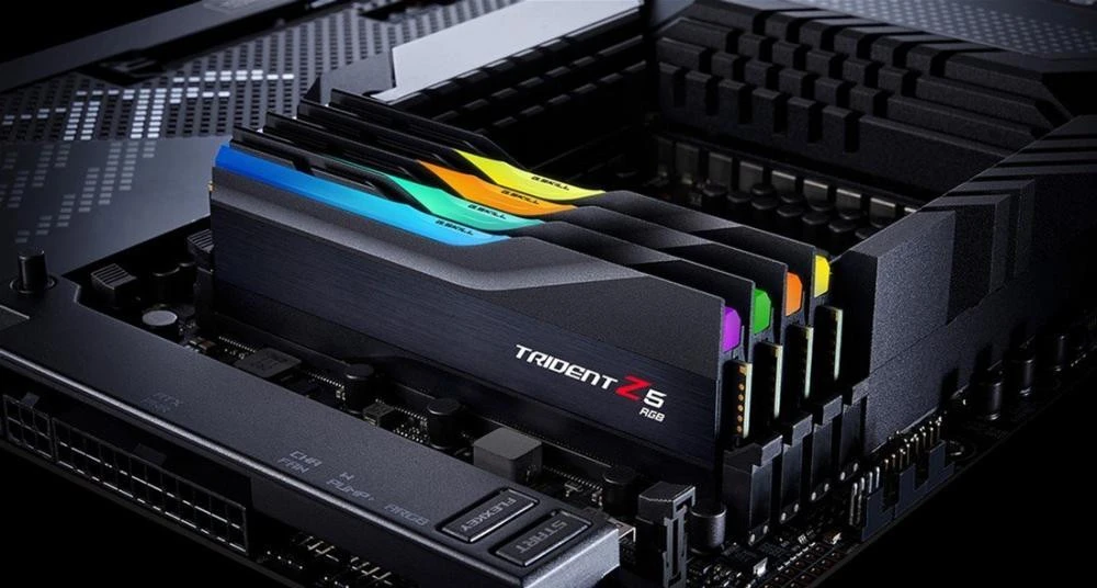 G.Skill 32 GB (2x16 GB) DDR5 6400 MHz Trident Z5 RGB Black (F5-6400J3039G16GX2-TZ5RK) (UA)