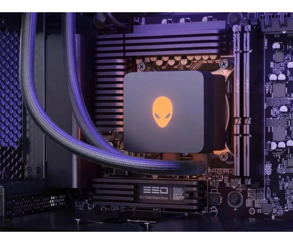 Dell Alienware Area-51 R8 Ryzen 7-9700X/32GB/1TB/Win11 RTX5080 (Alienware-51R8-4213) EU