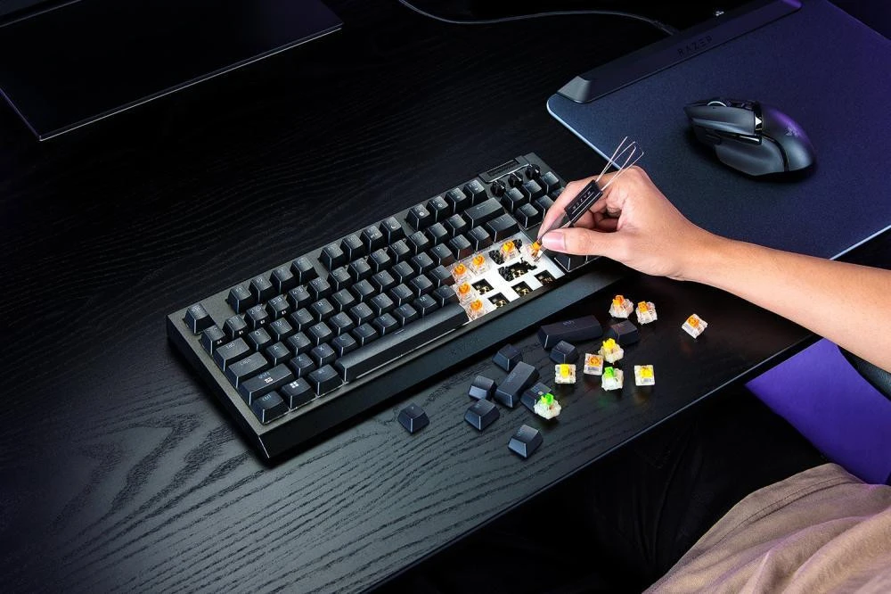 Razer BlackWidow V4 TKL Hyperspeed (RZ03-05480100-R3M1) (UA) Бренд: Razer; Проводное