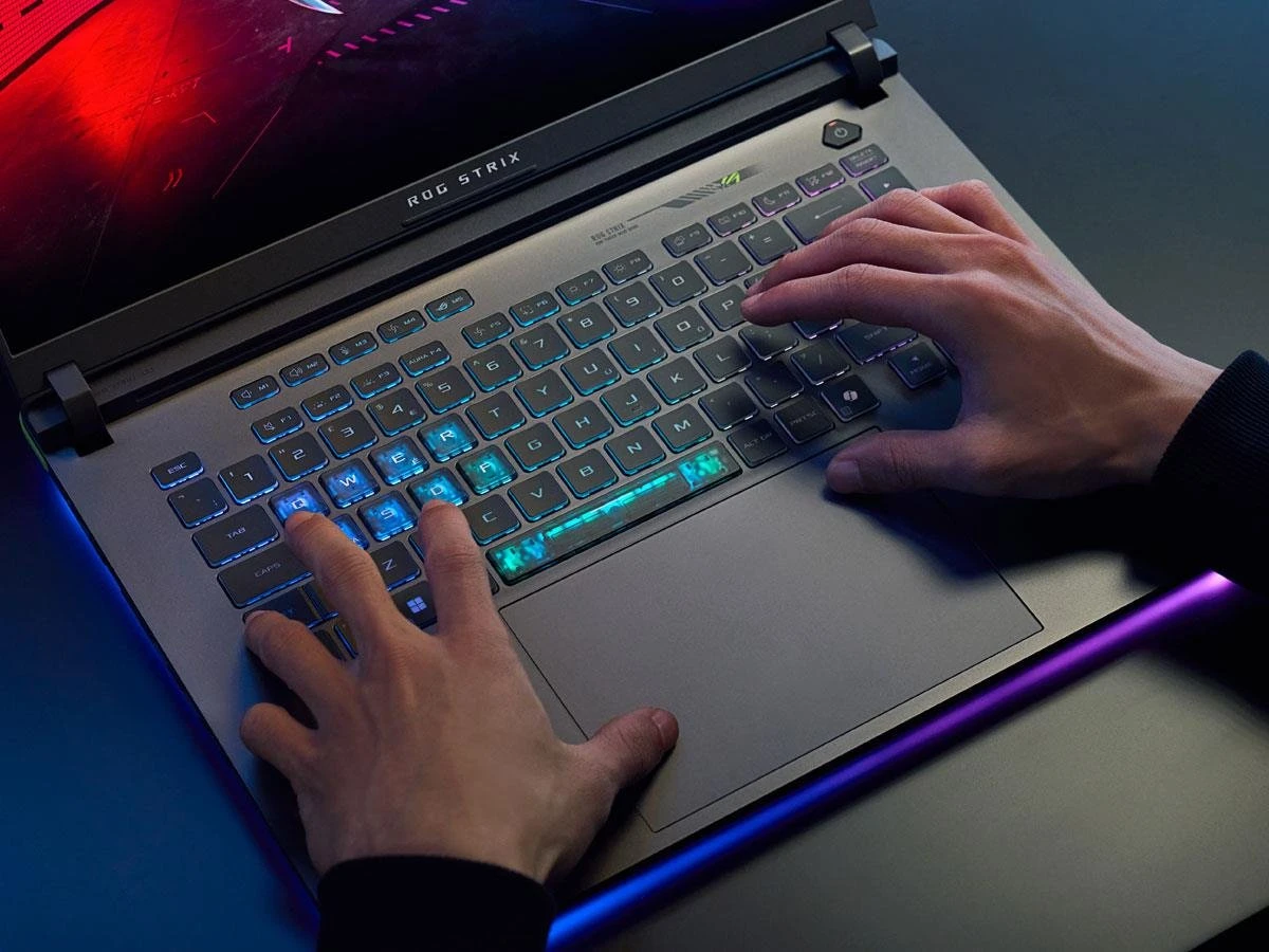 ASUS ROG Strix G18 Ultra 9-290HX/32GB/2TB/Win11 RTX5080 240Hz (G815LW-SA303W) Процесор: Intel® Core™ Ultra 9 290HX Plus (24
