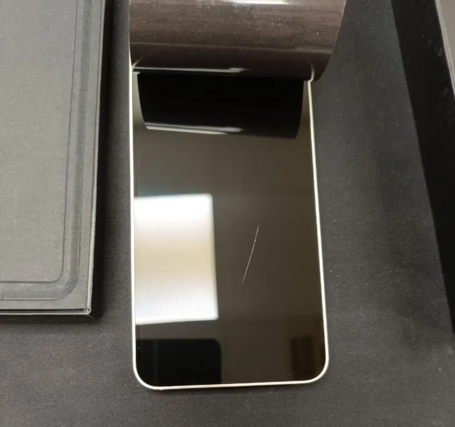Samsung Galaxy S24 8/128GB Marble Grey (SM-S921BZAD) Уценка Царапина на экране.Дисплей: 6.2
