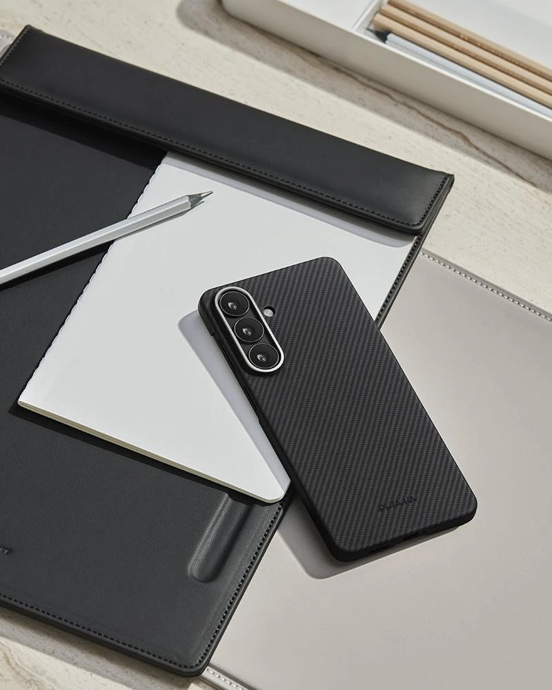 Чохол для смартфона Pitaka Edge Ultra-Slim Case with Aaron Button для Samsung Galaxy S26 - 600D Чорний/Сірий [Twill] (KS2601)