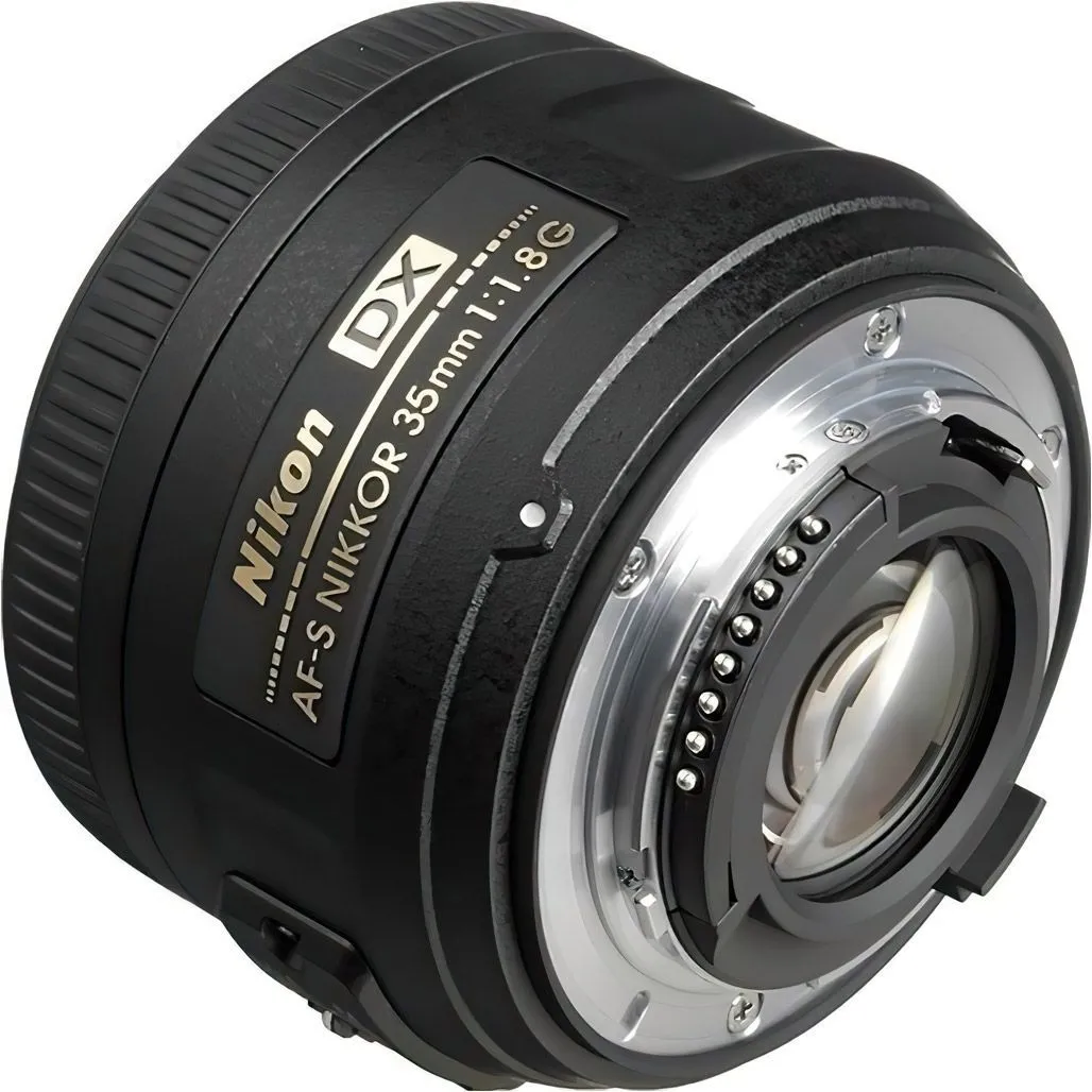 Об'єктив Nikon AF-S Nikkor 35mm f/1.8G + Спалах Nikon SB-700 Black